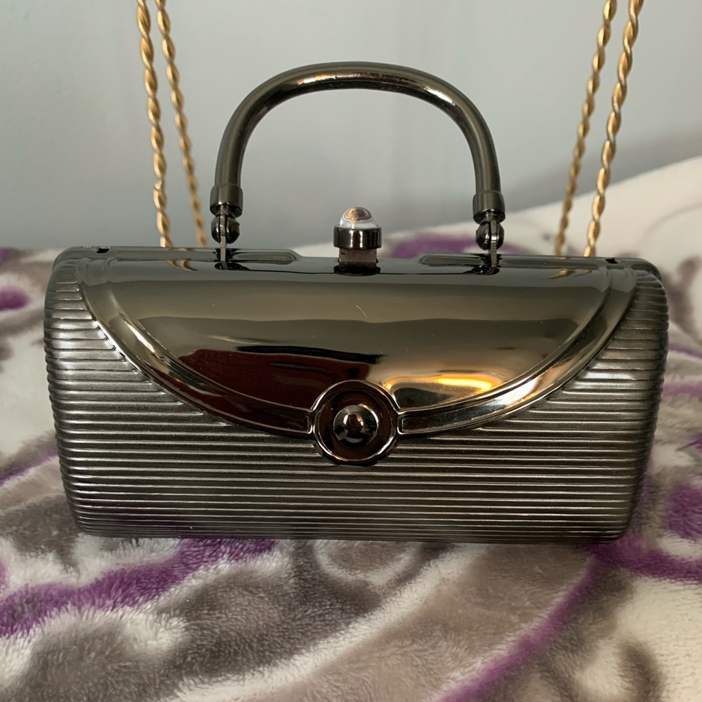 Clutch with Clip Closure NWOT